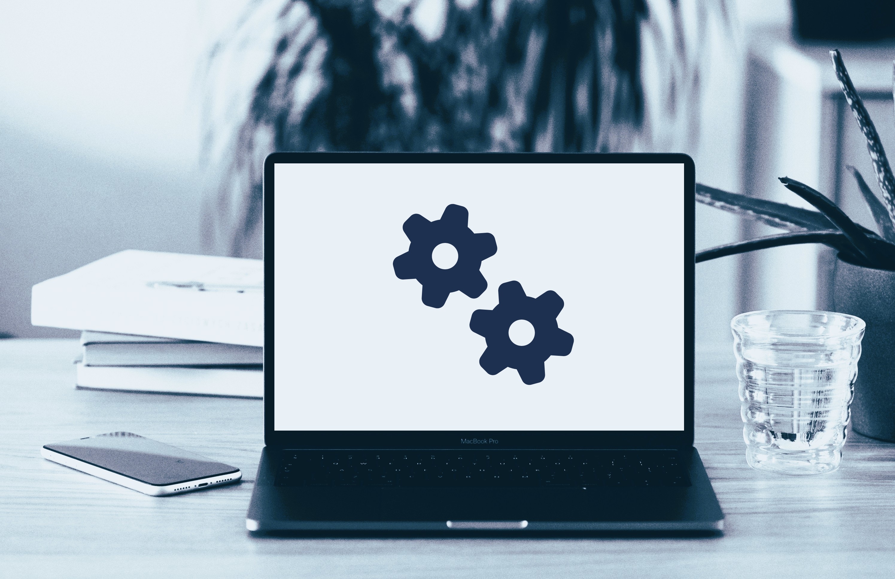 Laptop mit Optimierungsprozess auf dem Bildschirm